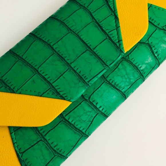 New Long clutch with Silver Chain - Picture 5 of 7